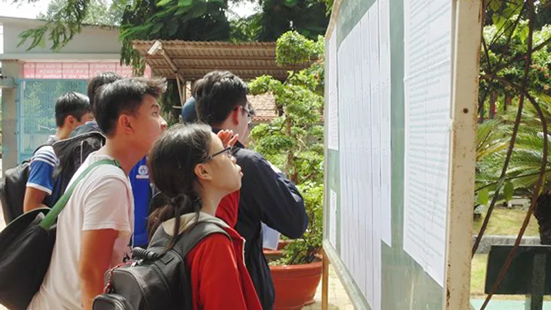 Điểm sàn tối thiểu (không nhân hệ số) xét tuyển vào đại học sư phạm là 17 điểm