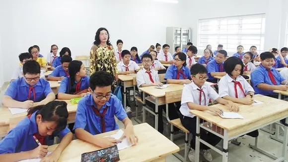 Nên bỏ biên chế vĩnh viễn với cán bộ quản lý giáo dục và giáo viên công lập? ​