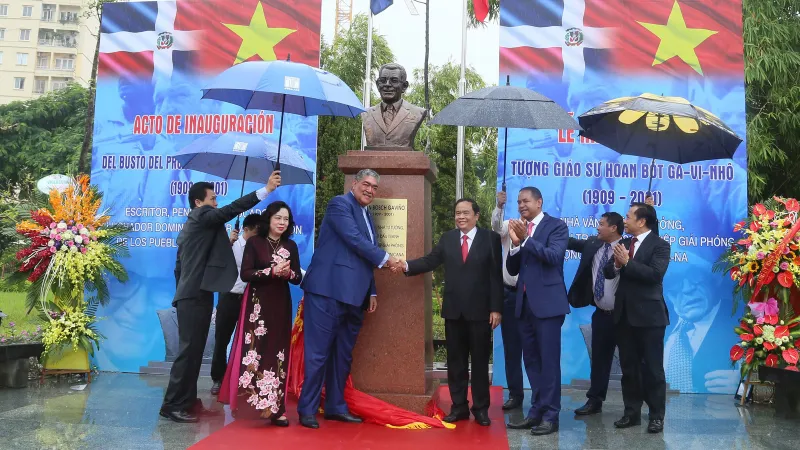Khánh thành tượng đài Giáo sư Juan Bosch - Người kết nối những trái tim Việt Nam và CH Dominicana
