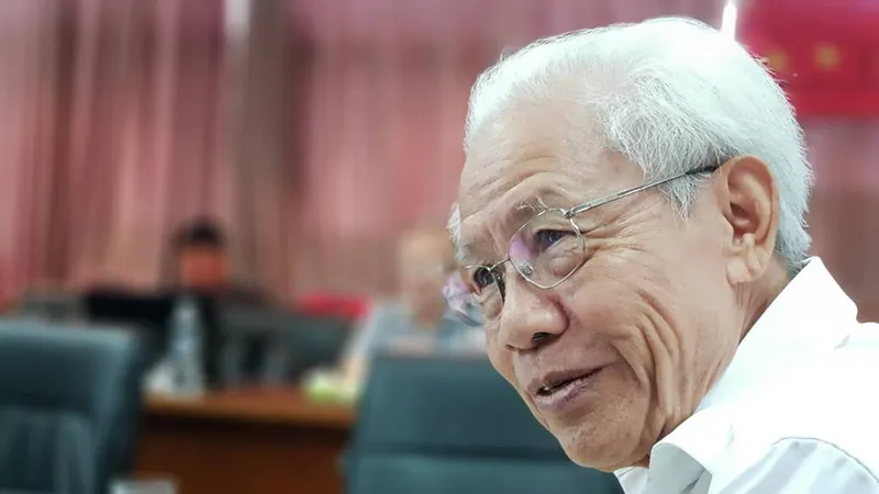 GS Hồ Ngọc Đại tại tọa đàm ngày 8-9