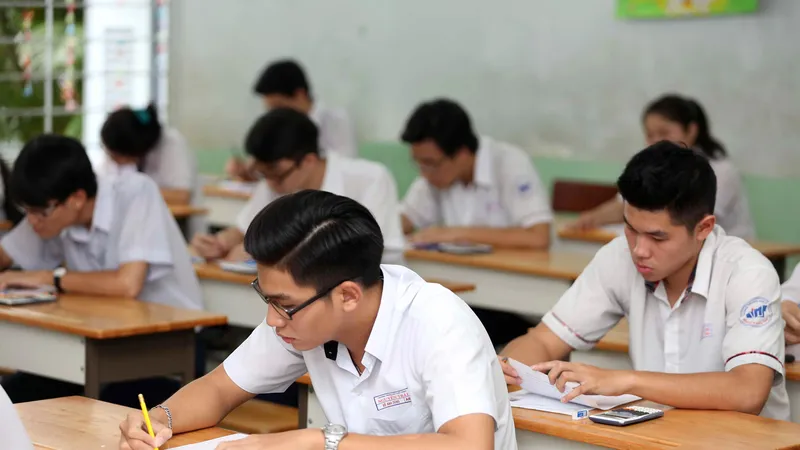 Để thí sinh dự kỳ thi 2019 yên tâm, Bộ GD-ĐT nên sớm công bố phương án thi cũng như đề thi minh họa 