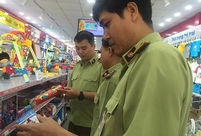 Xây dựng cơ chế bảo vệ, hỗ trợ đặc biệt đối với doanh nghiệp tố cáo hành vi nhũng nhiễu