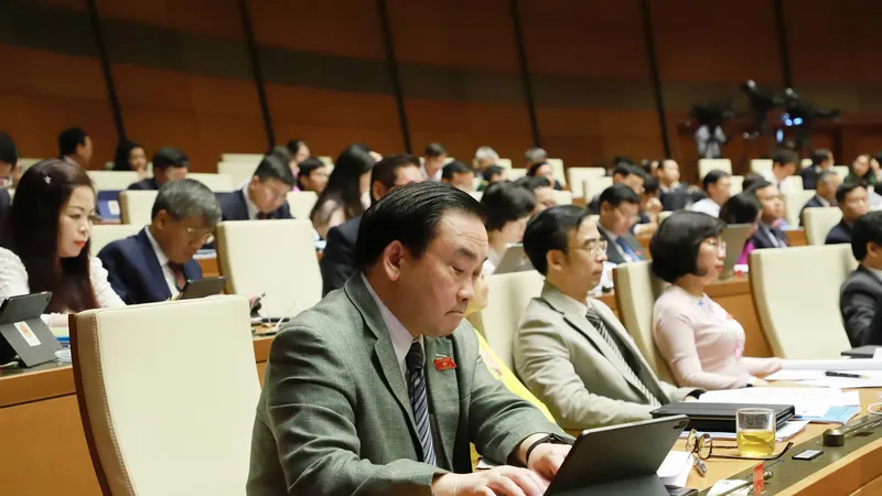 Các đại biểu tham dự kỳ họp. Ảnh: VIẾT CHUNG