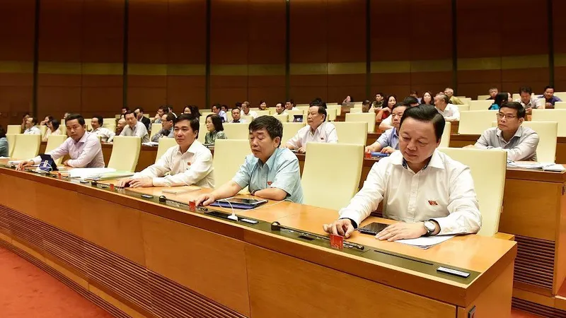 Các ĐBQH bấm nút thể hiện chính kiến