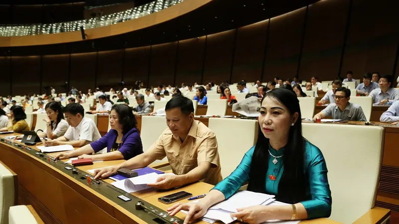 Các ĐBQH bấm nút thông qua