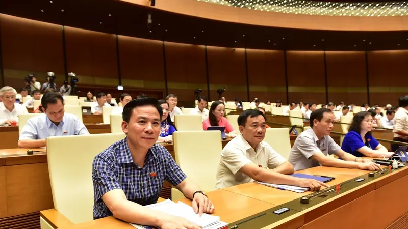 ĐBQH bấm nút thông qua Nghị quyết
