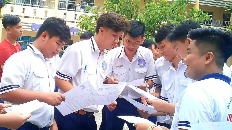 Thí sinh than “khó” với đề thi môn Lịch sử