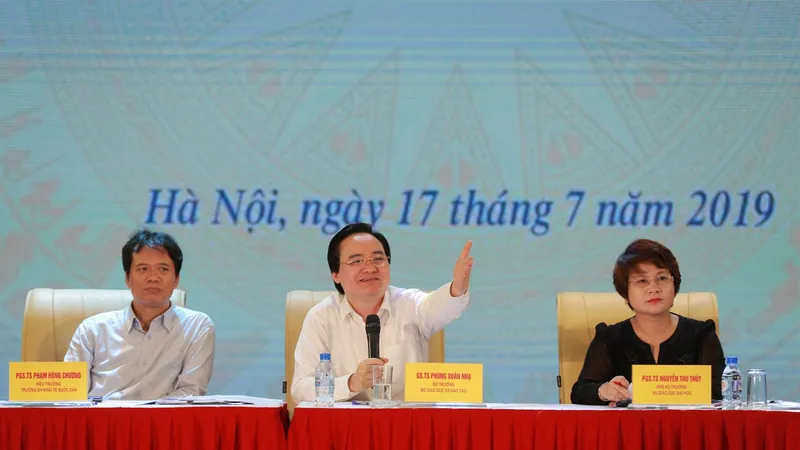 Bộ trưởng Bộ GD-ĐT chủ trì hội nghị ngày 17-7