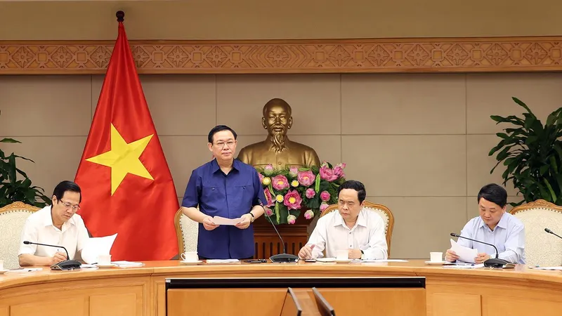Phó Thủ tướng Vương Đình Huệ chủ trì cuộc họp