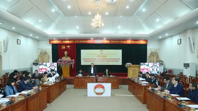 Hội nghị chiều 23-12