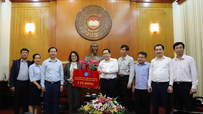Ông Trần Thanh Mẫn tiếp nhận ủng hộ