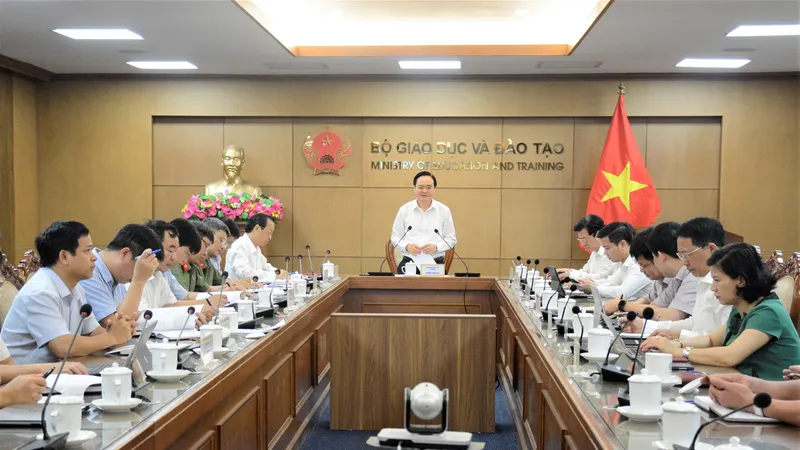 Hội nghị trực tuyến Bộ GD-ĐT ngày 5-6