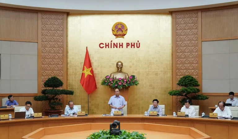 Thủ tướng chủ trì cuộc họp Thường trực Chính phủ ngày 9-6. Ảnh: QUANG PHÚC 