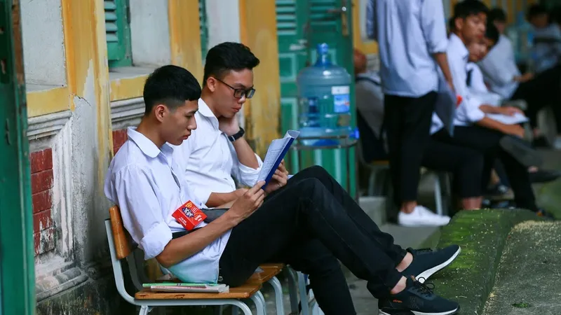 Thí sinh chuẩn bị bước vào kỳ thi tốt nghiệp THPT 2020, ảnh QUANG PHÚC