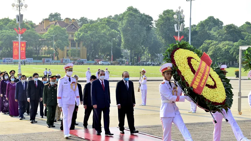 Lãnh đạo Đảng, Nhà nước vào Lăng viếng Chủ tịch Hồ Chí Minh nhân kỷ niệm 75 năm Quốc khánh 2-9. Ảnh: QUANG PHÚC