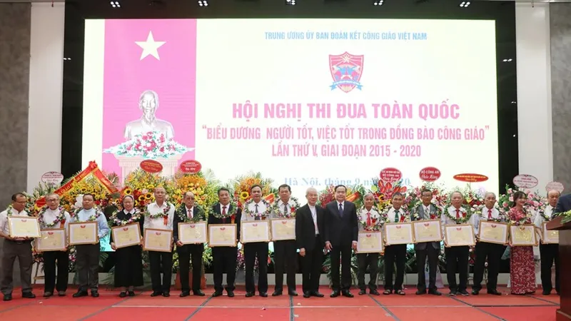 Tuyên dương gương người tốt, việc tốt trong đồng bào Công giáo