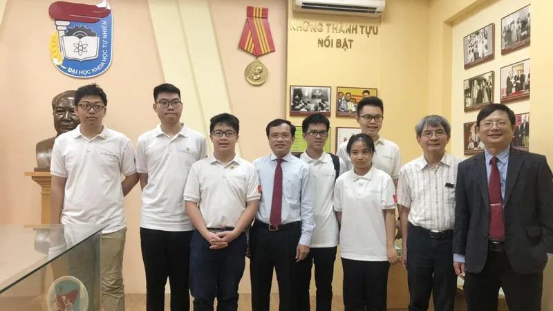 Đội tuyển Việt Nam dự thi Olympic Toán học quốc tế 2020