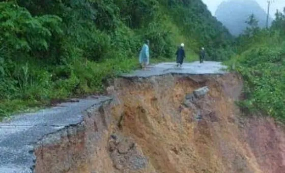 Thủ tướng chỉ đạo tập trung đối phó mưa lũ lớn tại miền Trung