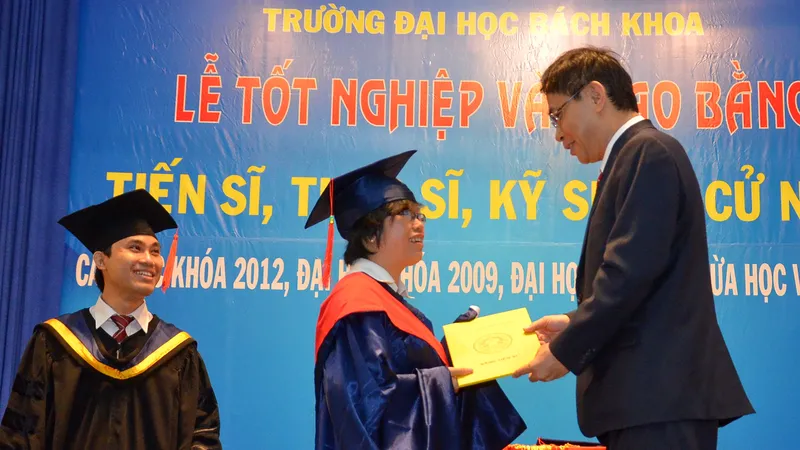 Một lễ trao bằng Tiến sĩ ở trường đại học