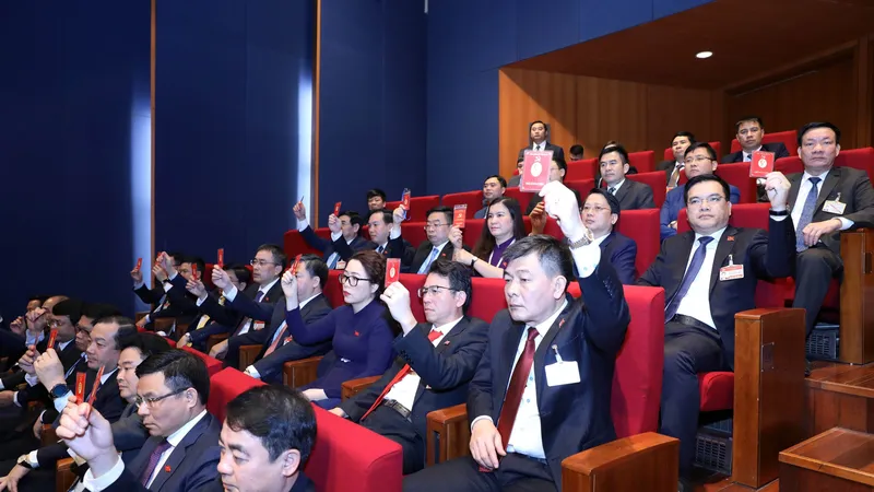 Thông qua số lượng Ủy viên Ban Chấp hành Trung ương Đảng khoá XIII là 200 đồng chí