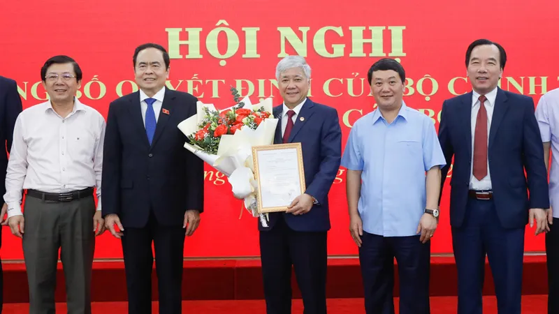 Đồng chí Đỗ Văn Chiến giữ chức Bí thư Đảng đoàn MTTQ Việt Nam
