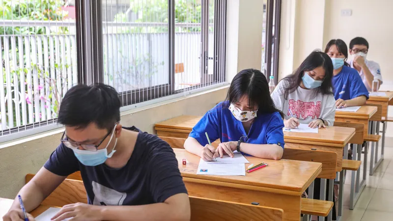 Thí sinh cả nước đã hoàn thành kỳ thi tốt nghiệp THPT 2021, đọt 1, chiều 8-7-2021. Ảnh: QUANG PHÚC