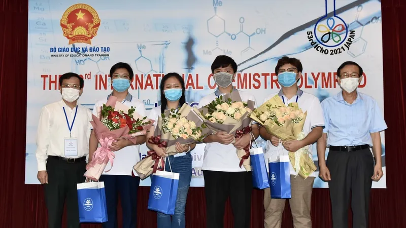 Đội tuyển Việt Nam dự thi Olympic Hóa học quốc tế năm 2021