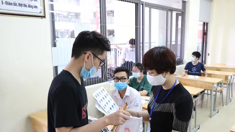 Thí sinh dự thi tốt nghiệp THPT 2021. Ảnh: QUANG PHÚC