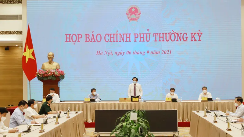 Quang cảnh buổi họp báo. Ảnh: VIẾT CHUNG