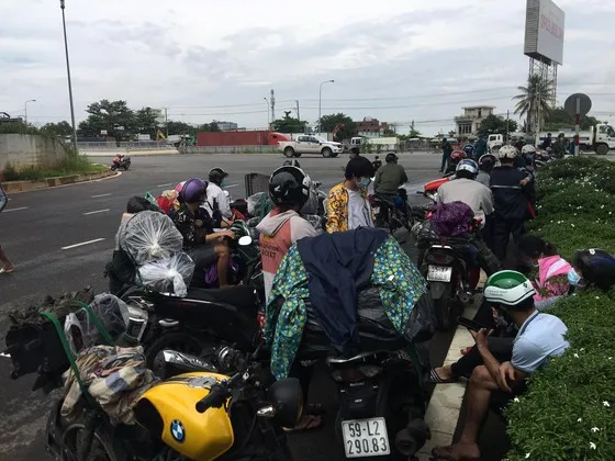 Thủ tướng Phạm Minh Chính yêu cầu tiếp tục kiểm soát người ra, vào TPHCM và các tỉnh Bình Dương, Đồng Nai, Long An. Ảnh: VIẾT CHUNG