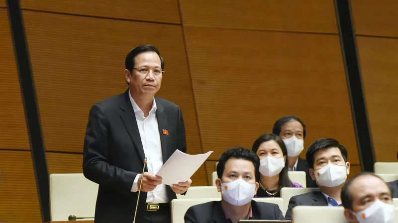 Bộ trưởng Bộ LĐTB-XH Đào Ngọc Dung phát biểu chiều 8-11. ẢNH: QUANG PHÚC