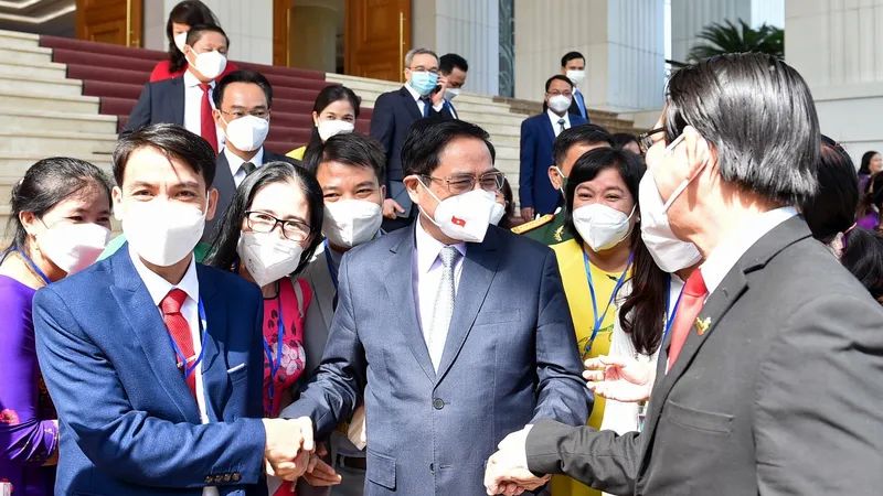 Thủ tướng Phạm Minh Chính gặp mặt các nhà giáo tiêu biểu. ẢNH: VIẾT CHUNG