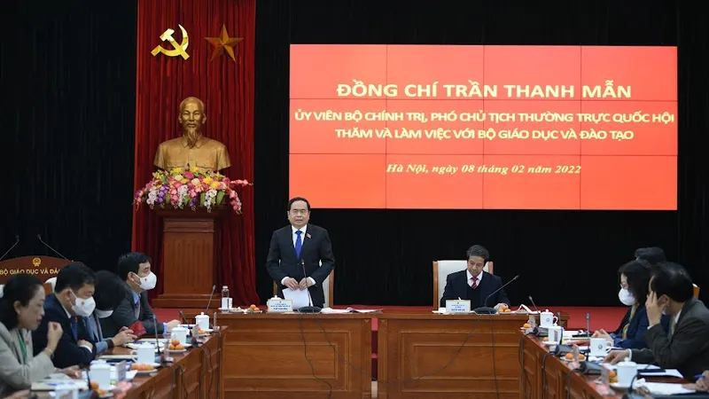 Đồng chí Trần Thanh Mẫn, Ủy viên Bộ Chính trị, Phó Chủ tịch Thường trực Quốc hội cùng đoàn công tác thăm và làm việc với Bộ GD-ĐT