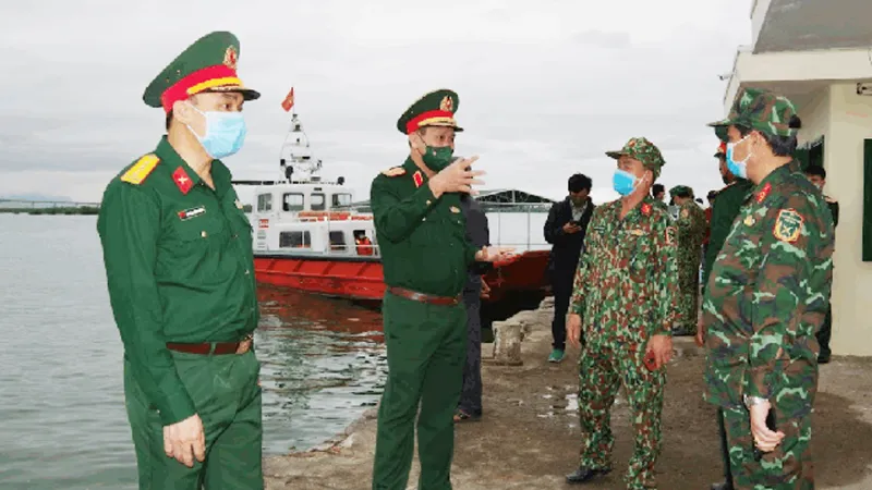 Thủ tướng chỉ đạo huy động mọi phương tiện, nhân lực tìm kiếm, cứu người bị nạn do lật ca nô