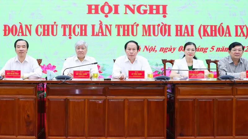 Nhiều bị can trong các vụ án kinh tế lớn “nhanh chân” trốn ra nước ngoài: Khó giải thích với dân