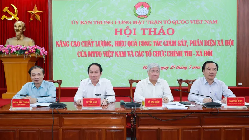Hội nghị MTTQ sáng 25-5. Ảnh: VIẾT CHUNG
