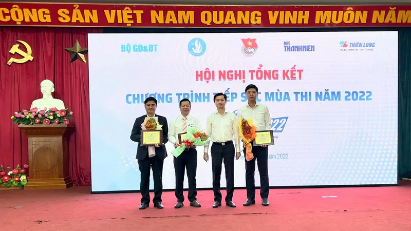 Hội nghị tổng kết chương trình “Tiếp sức mùa thi” năm 2022
