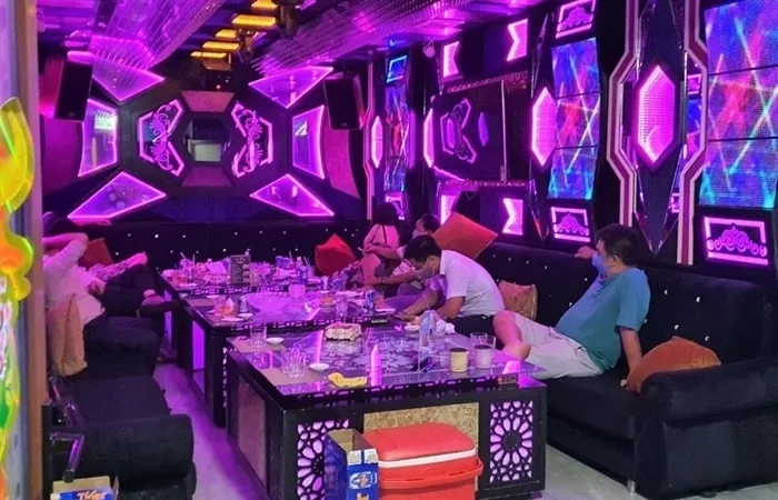 Thủ tướng yêu cầu tổng kiểm tra, rà soát hoạt động kinh doanh dịch vụ karaoke
