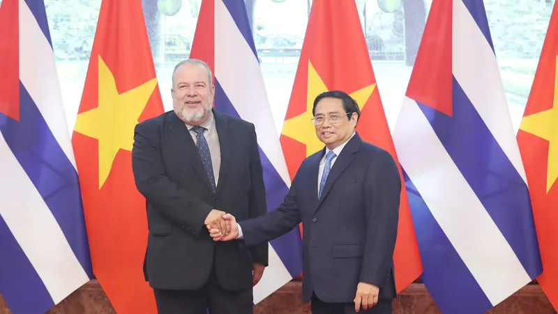 Thủ tướng Phạm Minh Chính chủ trì lễ đón chính thức Thủ tướng Cuba