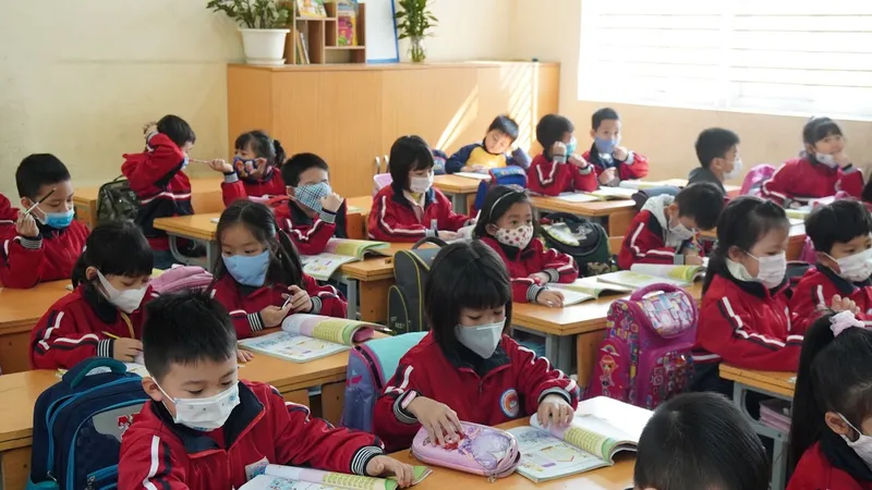 Nhiều khoản thu trong nhà trường bị phụ huynh học sinh phản ứng. ẢNH: QUANG PHÚC