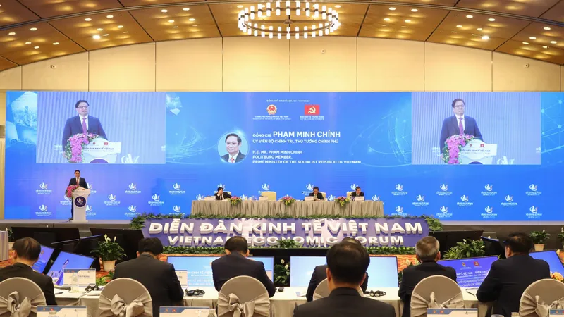 Toàn cảnh diễn đàn Kinh tế Việt Nam chiều 27-12. Ảnh: QUANG PHÚC
