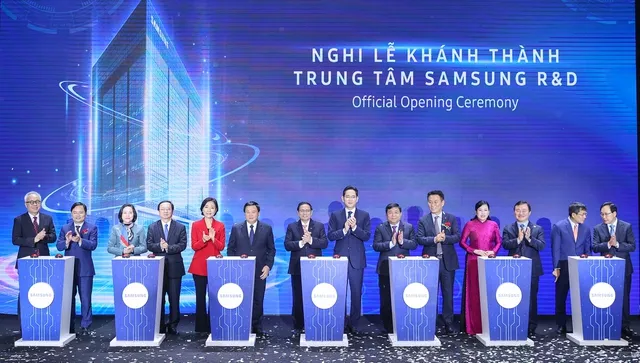 Thủ tướng Phạm Minh Chính dự lễ khánh thành Trung tâm Nghiên cứu và phát triển (R&D) của Samsung tại Việt Nam. Ảnh: VIẾT CHUNG