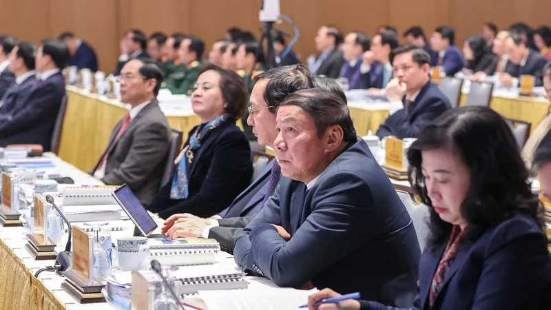 Các đại biểu dự hội nghị Chính phủ. Ảnh: VIẾT CHUNG