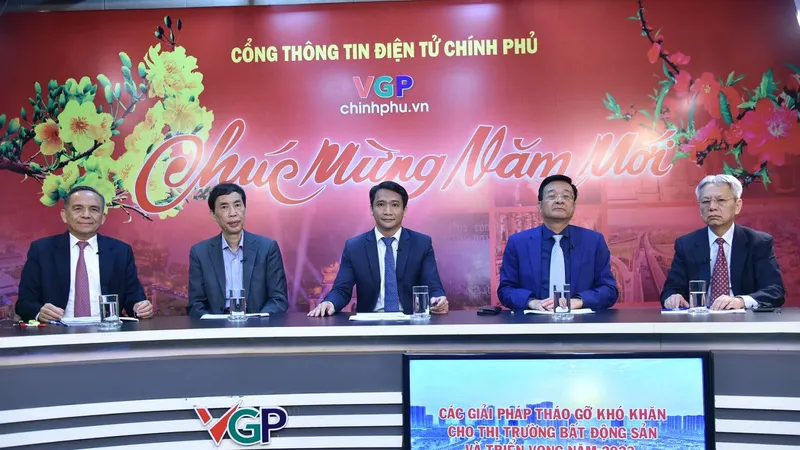 Các chuyên gia tham dự tọa đàm
