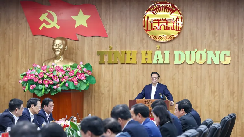 Thủ tướng Phạm Minh Chính chủ trì và phát biểu tại cuộc làm việc với lãnh đạo chủ chốt tỉnh Hải Dương. Ảnh: VIẾT CHUNG