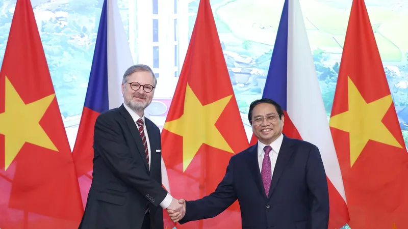 Thủ tướng Chính phủ Phạm Minh Chính và Thủ tướng Cộng hòa Czech Petr Fiala. Ảnh: QUANG PHÚC
