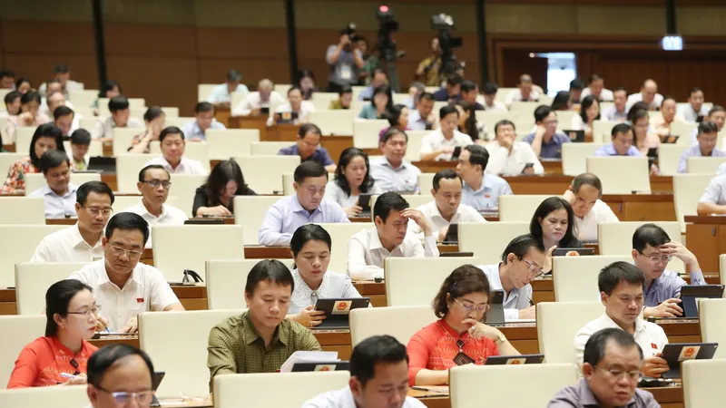 Các ĐBQH dự họp chiều 23-5. Ảnh: QUANG PHÚC