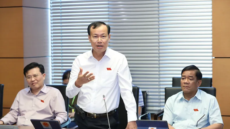 Đề nghị cân nhắc kỹ đề xuất tăng hạn tuổi phục vụ cao nhất của sĩ quan công an