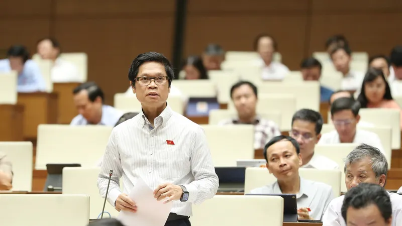 ĐBQH đề nghị “mở” hơn nữa đối với người nước ngoài tại Việt Nam
