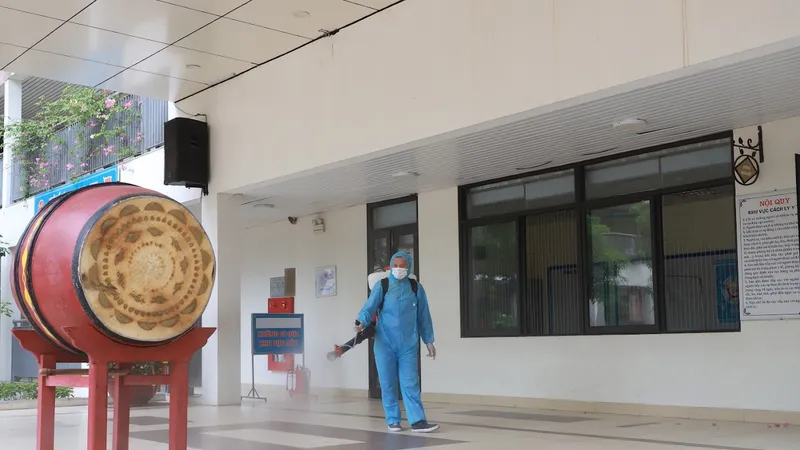 Công tác phòng chống dịch Covid-19 ở Hà Nội trong thời kỳ có dịch. Ảnh: QUANG PHÚC